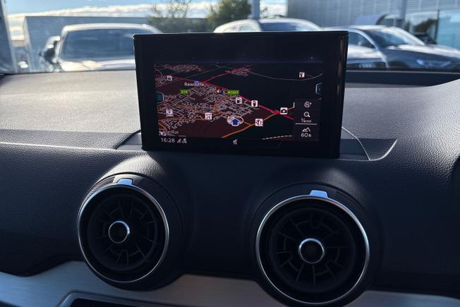 AUDI Q2 Photo 14