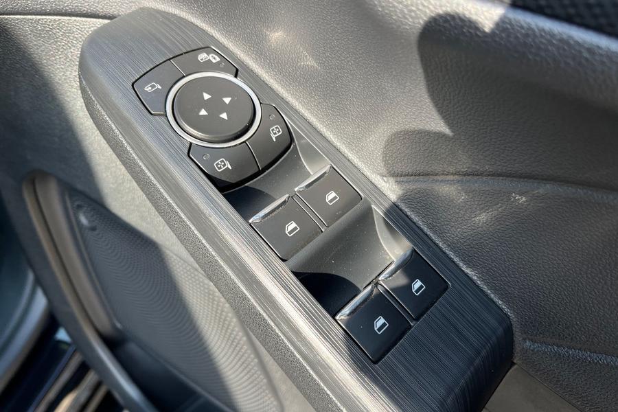Ford Kuga Photo autoimg-843d462a3cac366355bf7998cf3ff5604ab04c09.jpg