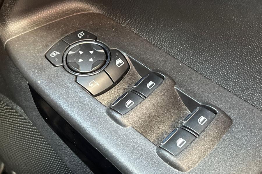 Ford ECOSPORT Photo autoimg-843face9b73731e9cd486a3e6ffcd2128a1c9333.jpg