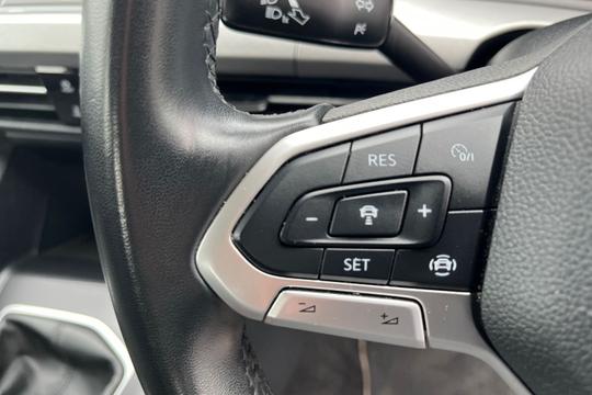 Volkswagen Golf Photo autoimg-8442e7cf1d8001eaec52ab50c3cb403bcb9af5e6.jpg