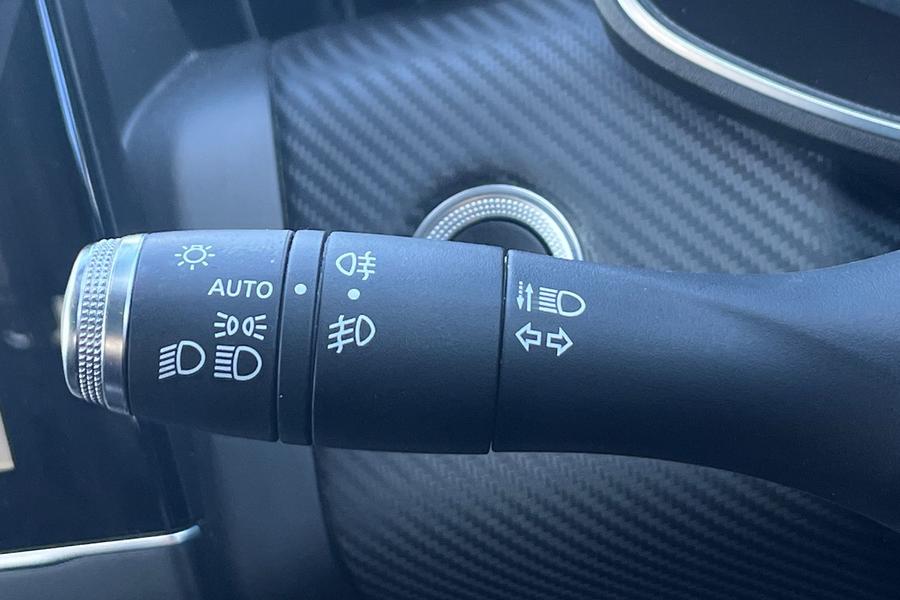 Renault CLIO Photo autoimg-8448c897f9ff0adaf263d03269b738a3414104b5.jpg