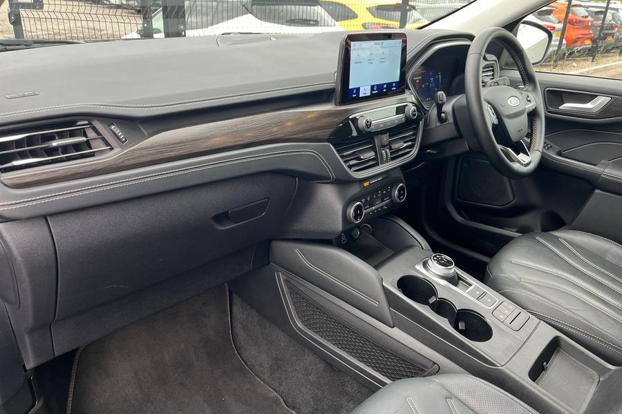 Ford Kuga Photo autoimg-844cce8799d8e36d526a35ee2d72d0c3e0fde6e5.jpg