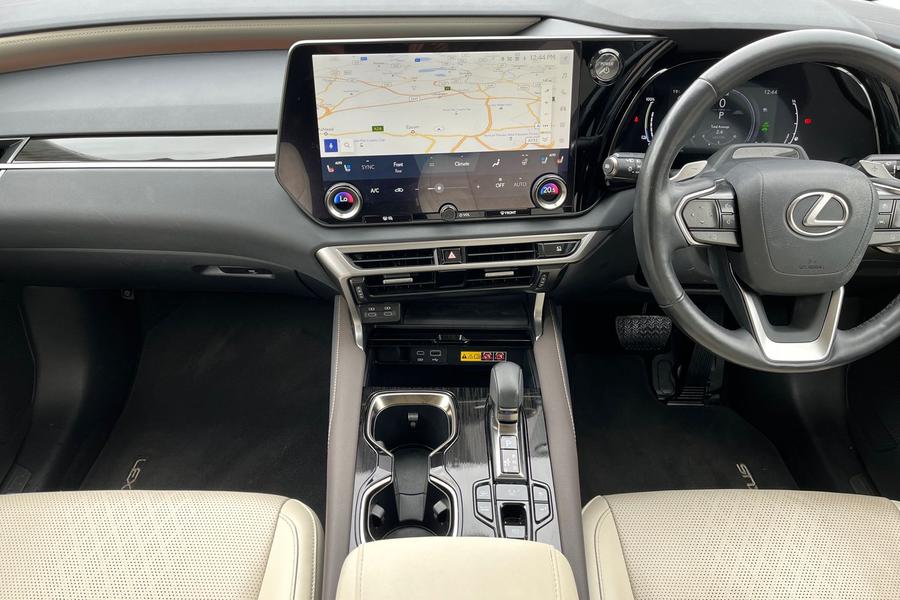 Lexus RX Photo autoimg-8454f775ae6c0282957bc29724ccd8913d638b56.jpg