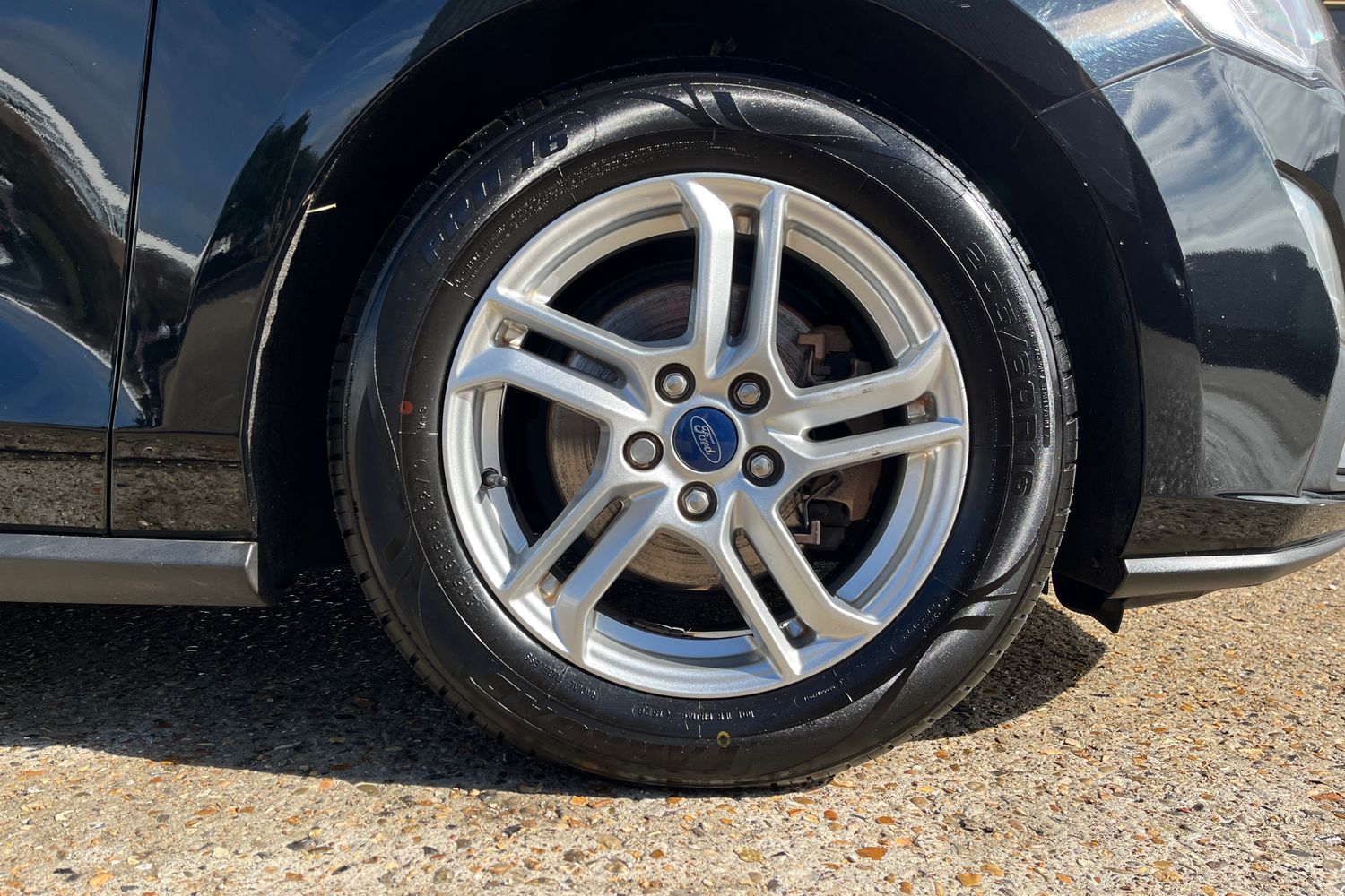 Ford Focus Photo 7