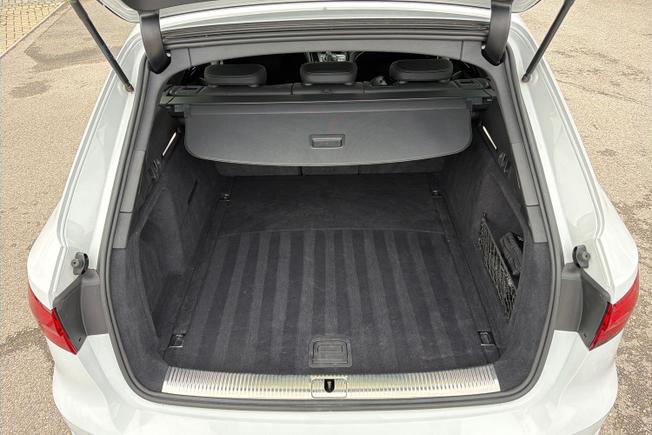 AUDI A4 Avant Photo 12