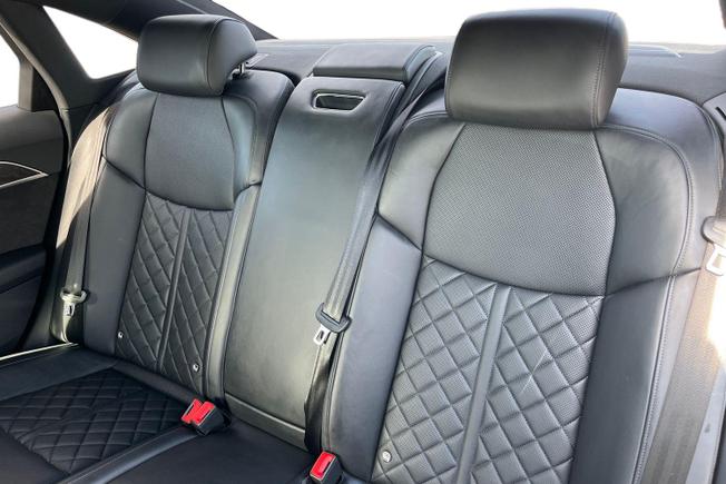 Audi A8 Photo 9