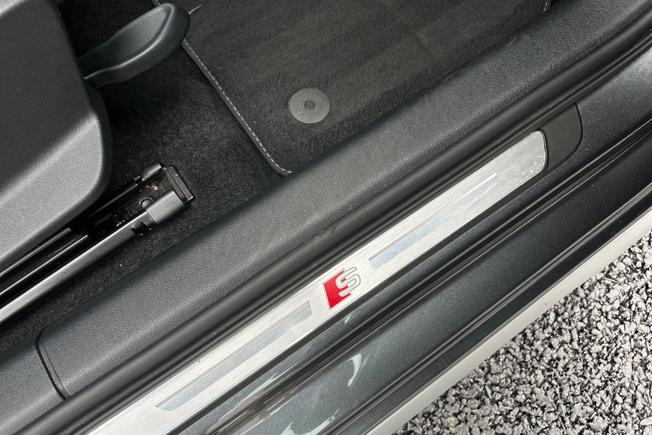 AUDI S3 Photo 56