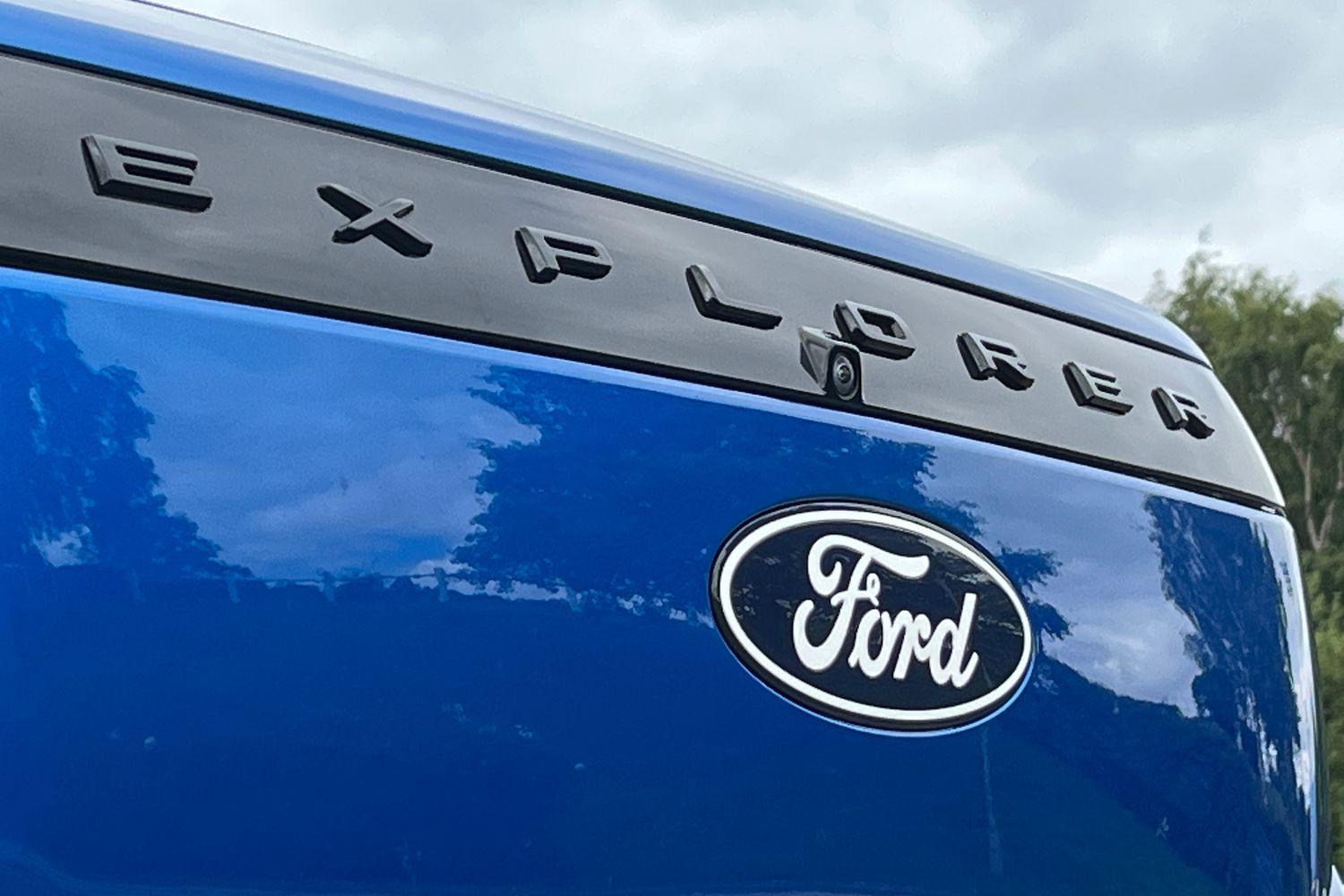 Ford Explorer Photo 37
