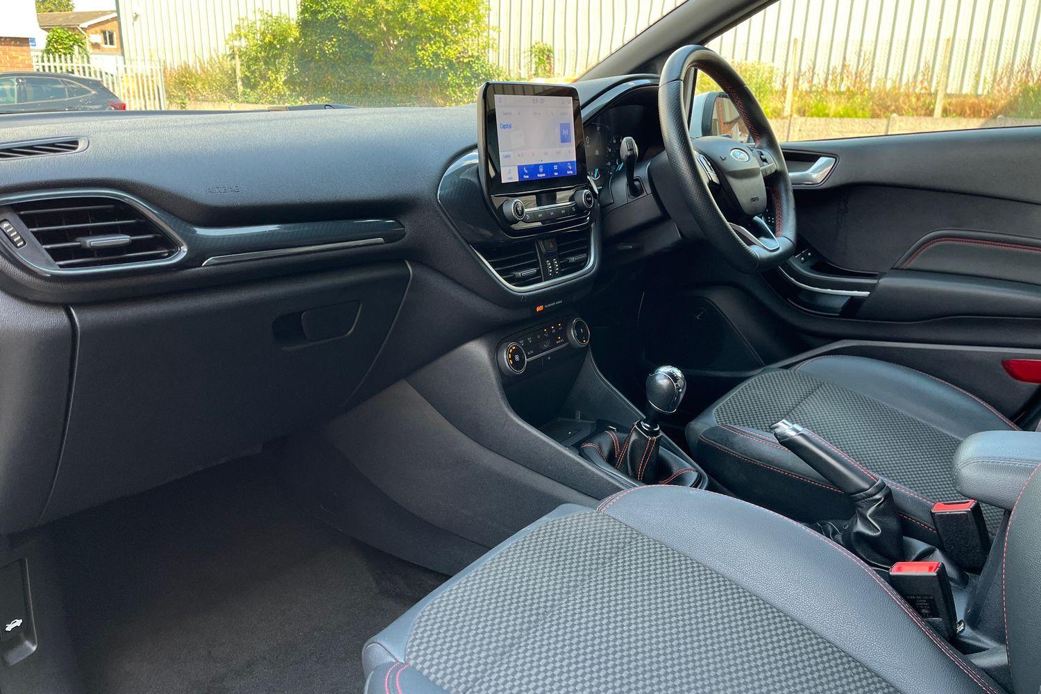 Ford Fiesta Photo 17