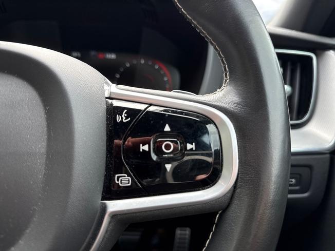 VOLVO XC60 Photo 17