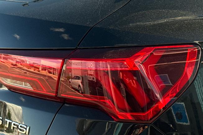 AUDI Q3 Photo 18