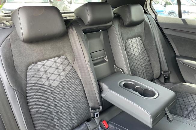 VOLKSWAGEN Golf Photo 31