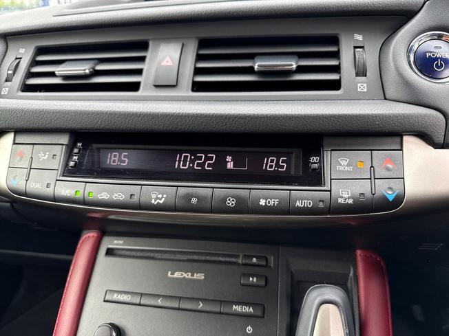 Lexus CT Photo 35