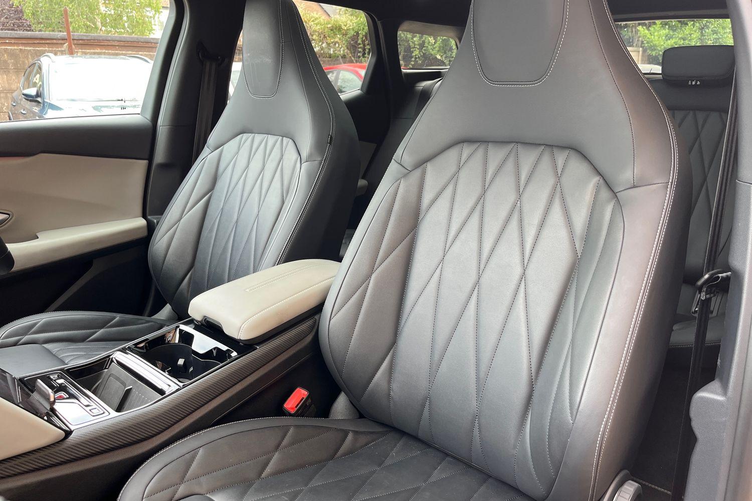 Ford Explorer Photo 18