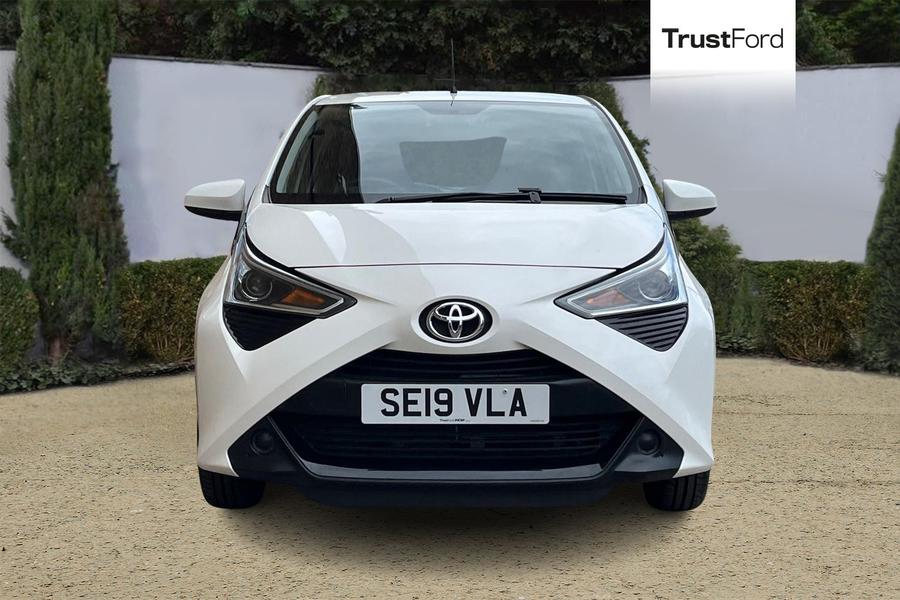 Toyota AYGO Photo autoimg-84790c079f9ffbd170991d444fe79120556e6202.jpg
