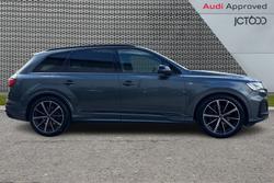 AUDI Q7 Photo 4
