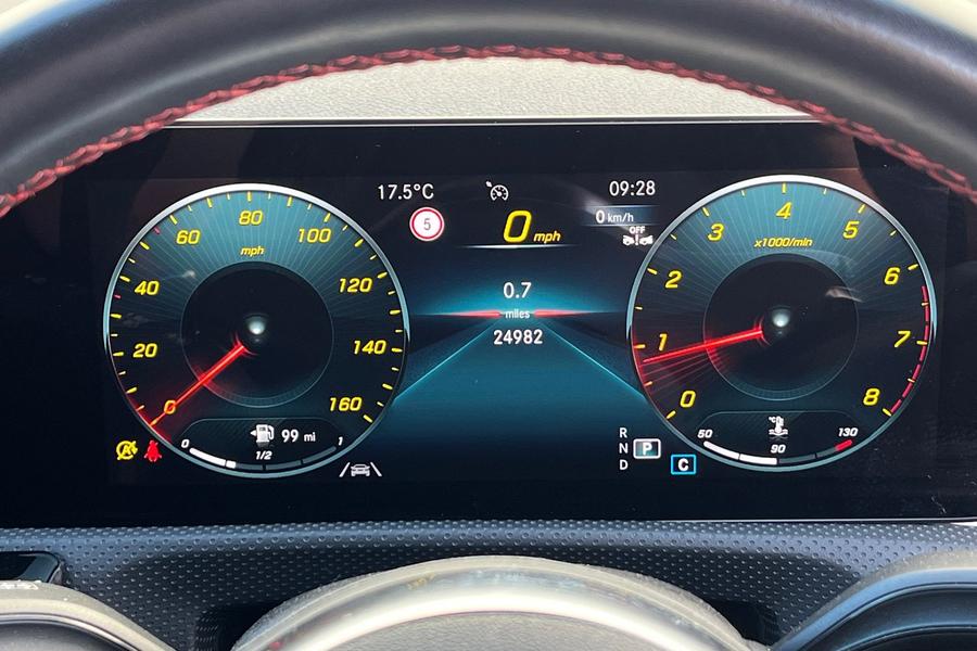 Mercedes-Benz A CLASS Photo autoimg-847fe6b22f0f4b789245df85a7151d4cb71090db.jpg