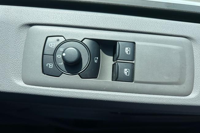 VOLKSWAGEN Transporter Photo 41