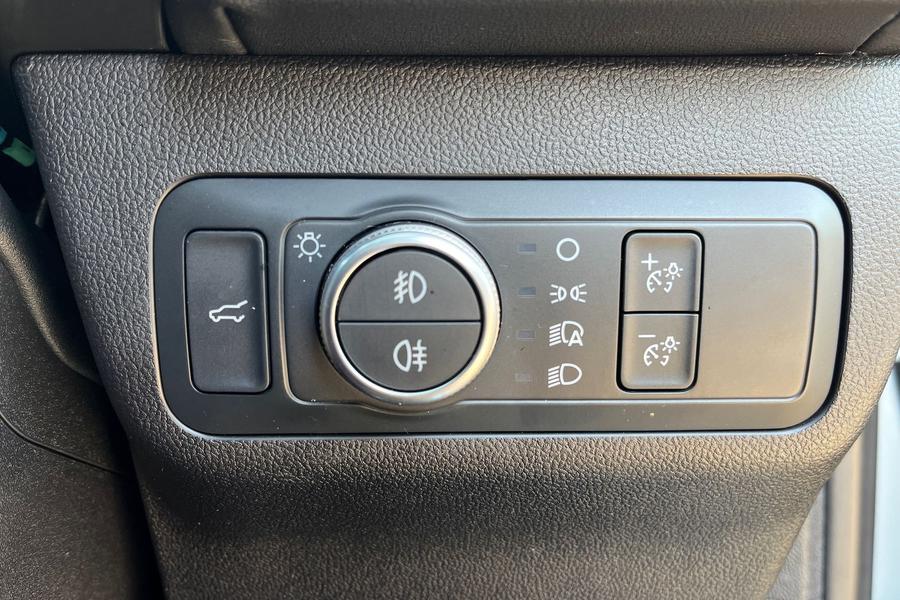 Ford Kuga Photo autoimg-848eb57377582096524e33bda07dddfead9d5b56.jpg