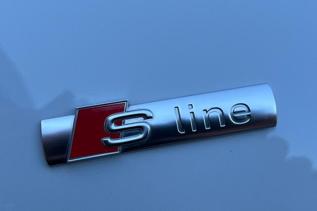 AUDI A6 Avant Photo 23