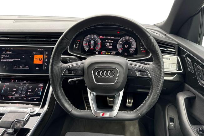 AUDI Q8 Photo 11