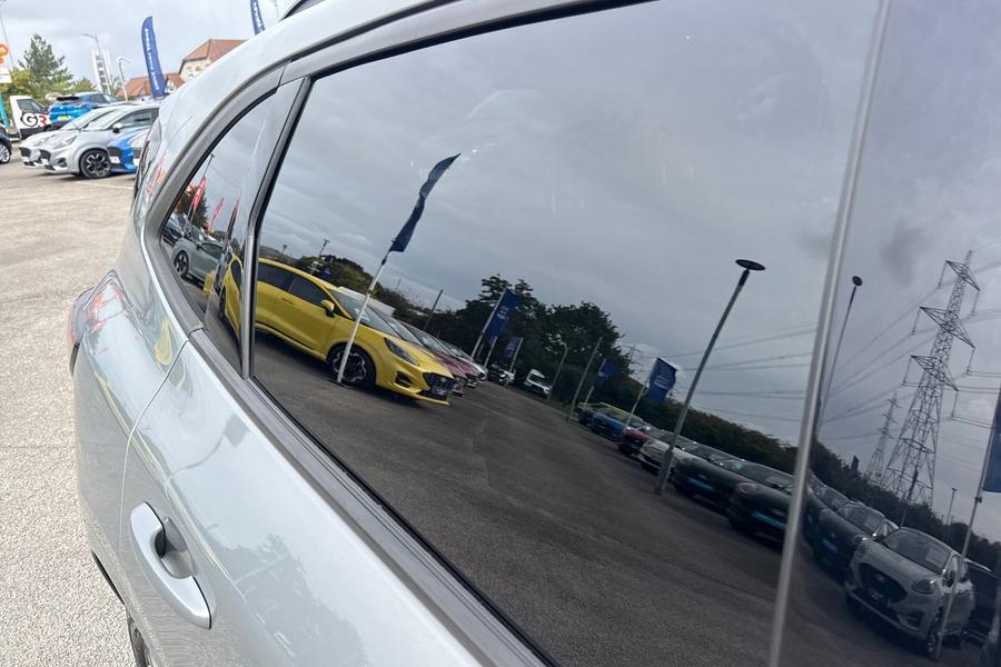 Ford KUGA Photo autoimg-8492b25e60de18feb22682795bf46ad0f479f02c.jpg