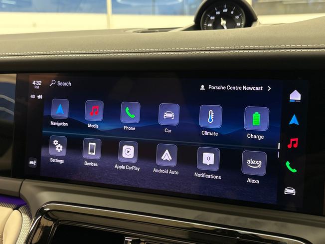 PORSCHE Panamera Photo 30