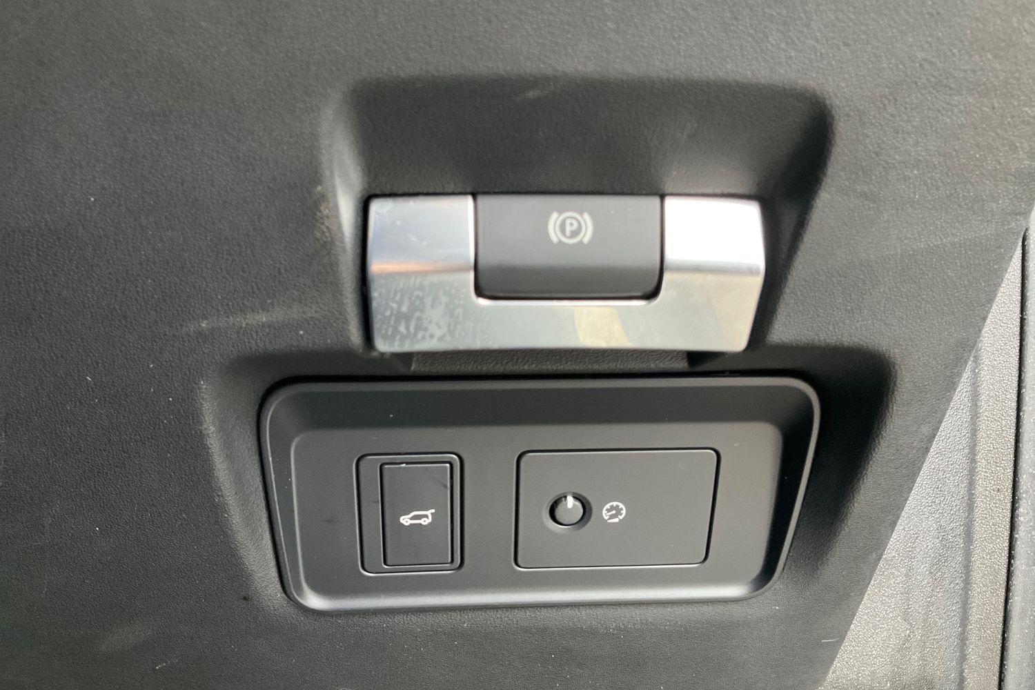 Land Rover Discovery Sport Photo 33