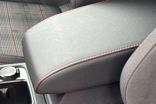 Volkswagen Golf Photo 43