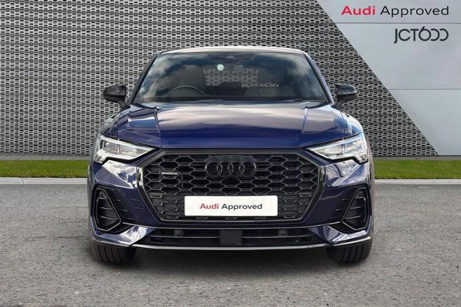 AUDI Q3 Photo 9