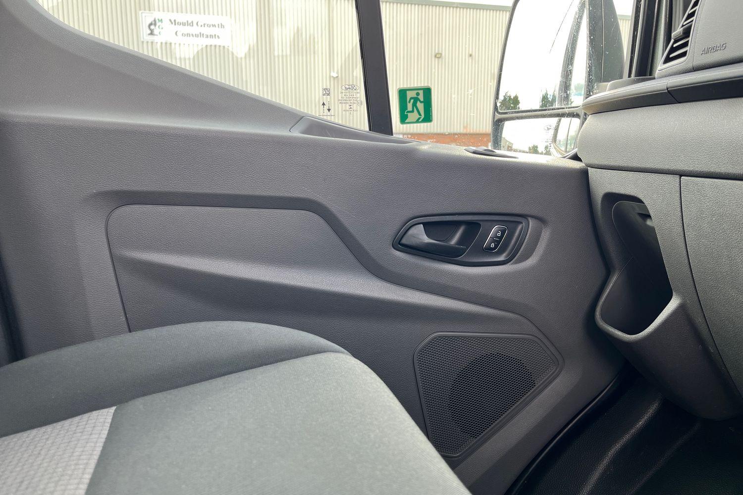 Ford TRANSIT Photo 34