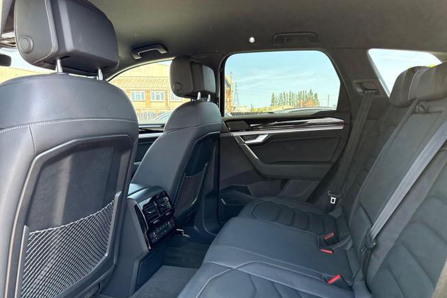 VOLKSWAGEN Touareg Photo 58