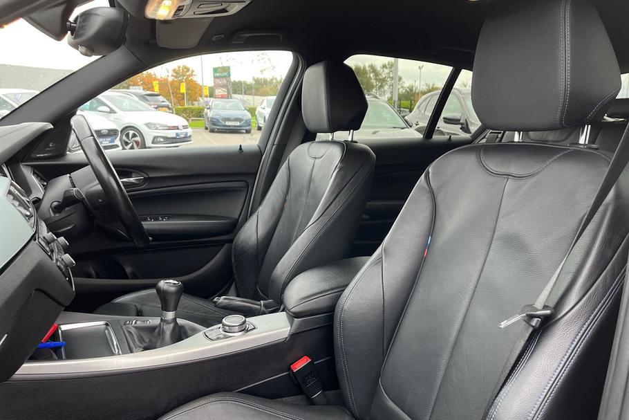 Used BMW 1 Series YD68KDX 19