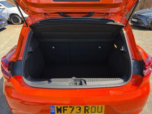 Renault CLIO Photo autoimg-849bb24139d9b05ebbe455a57165bdb455901904.jpg