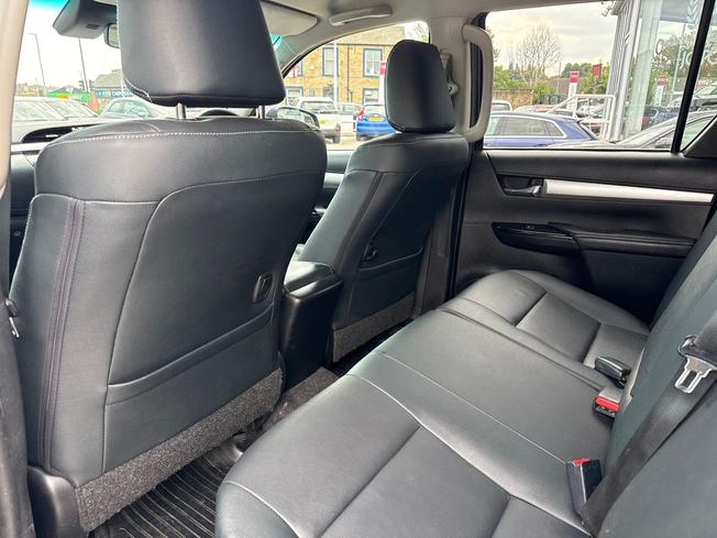 TOYOTA Hilux Photo 41