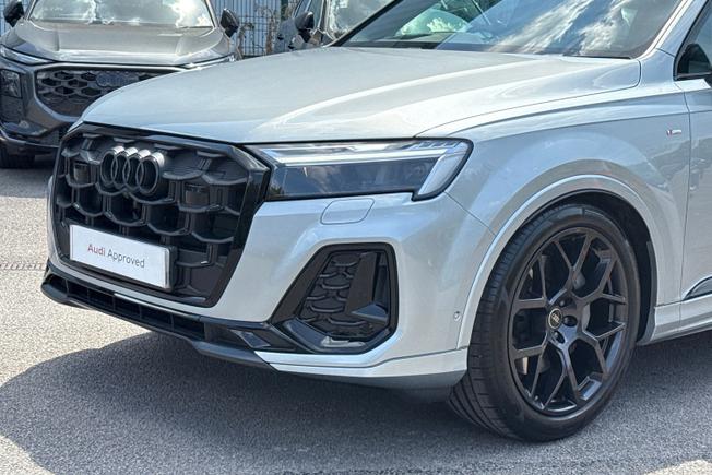 AUDI Q7 Photo 22