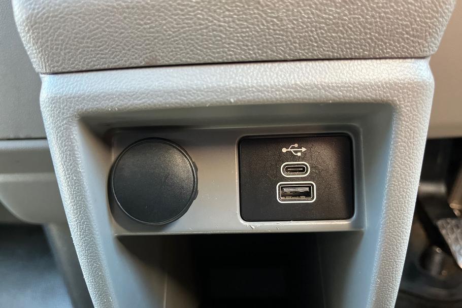 Used FORD TRANSIT CUSTOM YG24ZZD 29