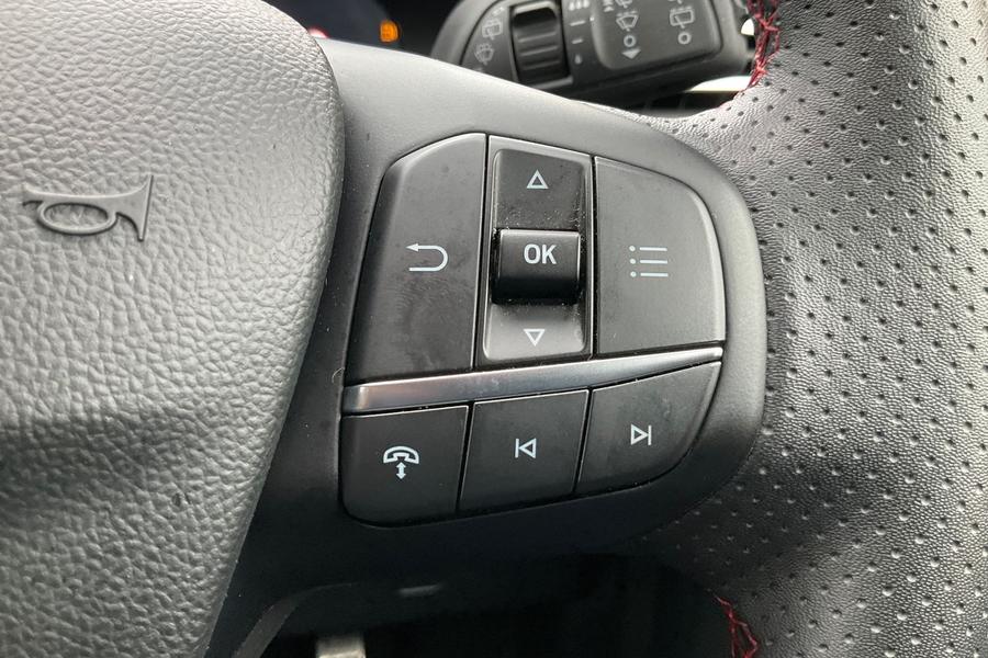 Ford KUGA Photo autoimg-84a689b2966a459cb6604cf23f0db86842fbce35.jpg