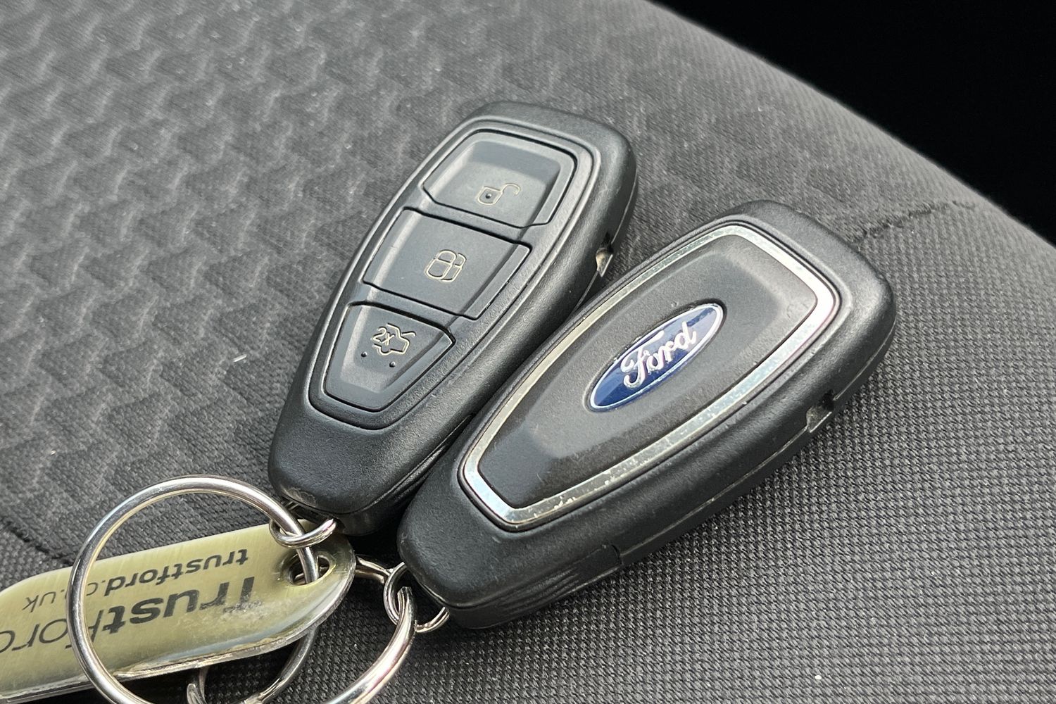 Ford FOCUS Photo 39