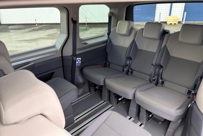 VOLKSWAGEN Multivan Photo 9