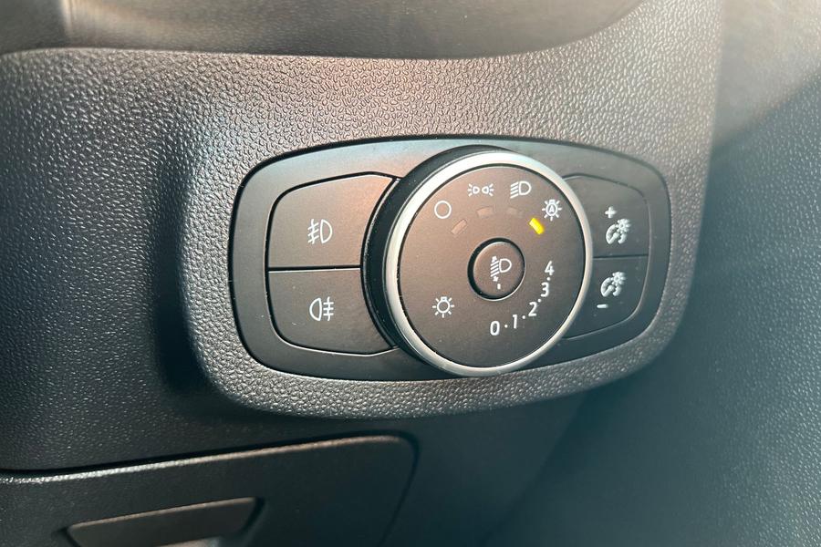 Ford FIESTA Photo autoimg-84ad6dc0f18f6e9f8b7fe627b7c6fe50842d8465.jpg