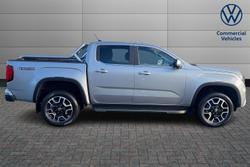 VOLKSWAGEN Amarok Photo 4