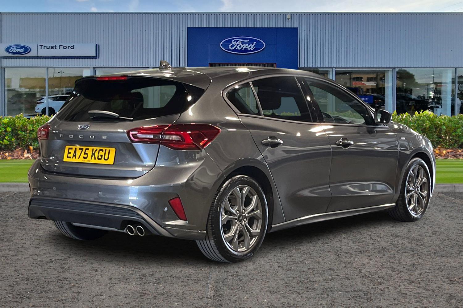 Ford Focus Photo 3