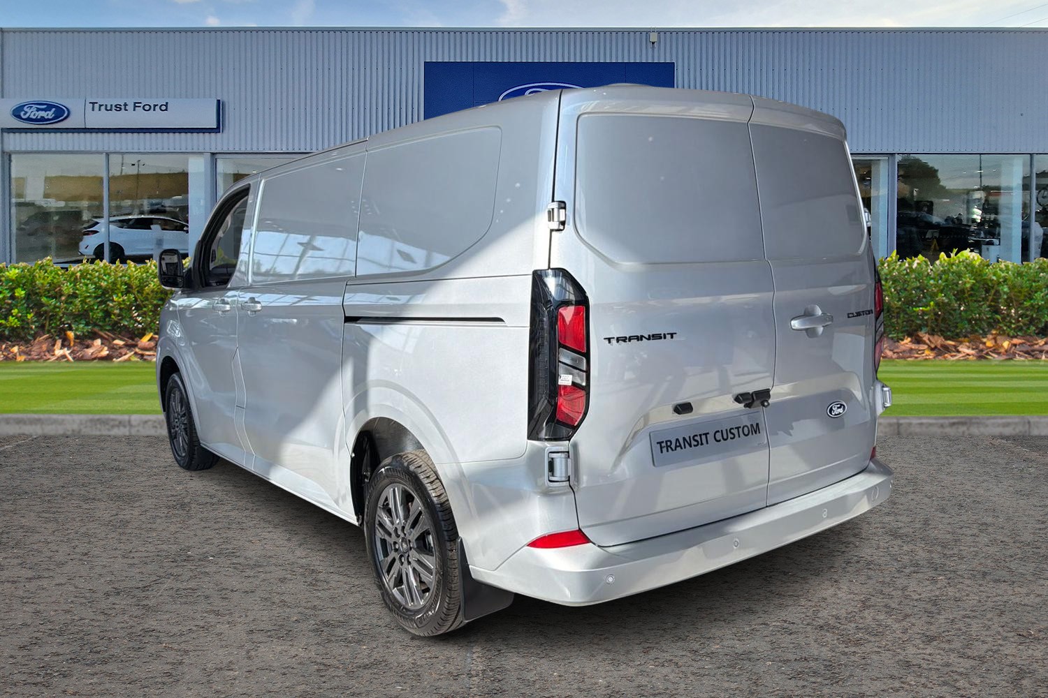 Ford TRANSIT CUSTOM Photo 1