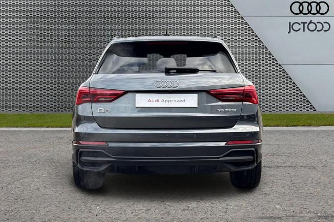 AUDI Q3 Photo 8