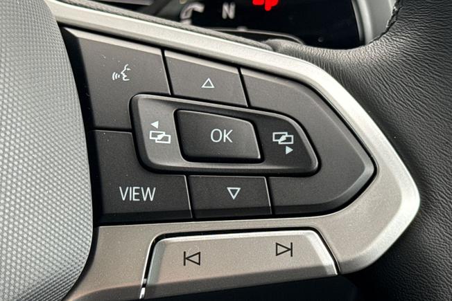 VOLKSWAGEN Tiguan Photo 17