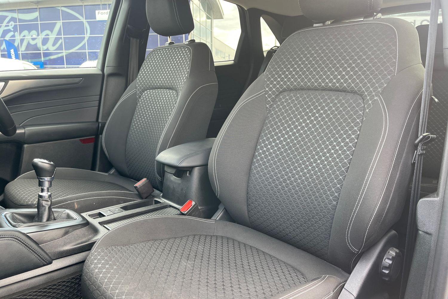 Ford KUGA Photo 18