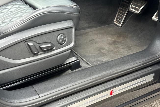 AUDI SQ5 Photo 31