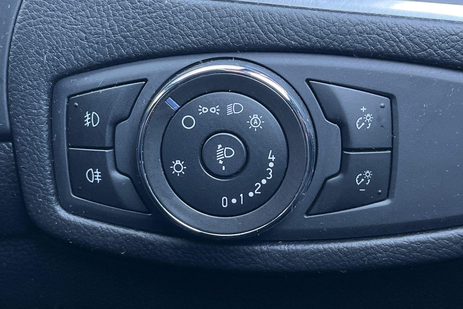 Ford S-MAX Photo 38
