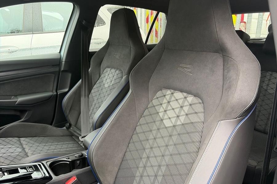 Volkswagen GOLF Photo autoimg-84b9e490fb994ecfc9b18d45d806ac022f729c43.jpg